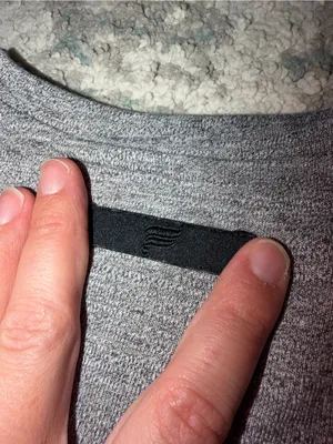 Fabletics Gray Performance Athletic Tee Medium Thick Workout Top thumbnail 4