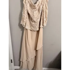 David's Bridal F2951P Formal Gown Womens 18 Champagne Lace Cold Shoulder Maxi thumbnail 2