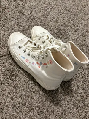 Limited Edition Converse High-Top thumbnail 3