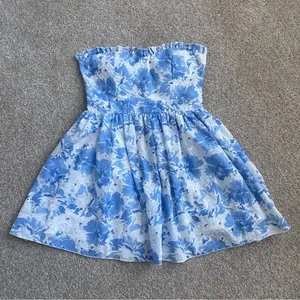 NWT Kelsis Blue and White Floral Strapless Mini Dress Size Medium thumbnail 1