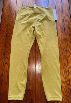 Lululemon Instill High Rise 25” Auric Gold Size 10 NWT thumbnail 1