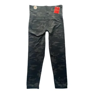 Spanx Seamless Women’s Black Camo Cropped Length LeggingsSize‎ M thumbnail 4