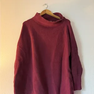 Free People Oversized Ribbed Turtleneck Sweater in Burgundy thumbnail 2