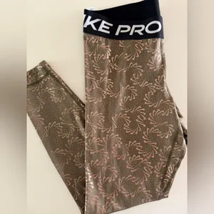 Nike Pro Dri-FIT Women s Mid-Rise Leggings thumbnail 4