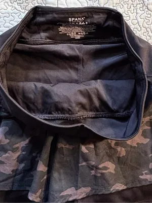 💥SPANX Get Moving Camo 2-in-1 Running Athletic Shorts Black Size L💛 thumbnail 7