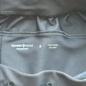 NWOT Old Navy Active Powersoft Women's Black athletic gym workout Shorts S thumbnail 2