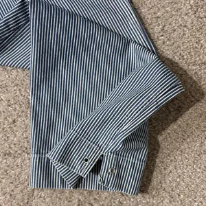 Jones New York Blue and White Striped Jeans thumbnail 6