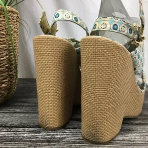 Juicy Couture Blue & Tan Print Fabric Platform Wedge Espadrille Sandal Shoes 7.5 thumbnail 5