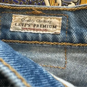Levi’s Ribcage Straight Jeans Button Fly Womens 27 Distressed thumbnail 5