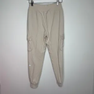 ALO Yoga High Rise Cargo Sweat Pant Cuffed Jogger 7/8 Size XS Womens thumbnail 3