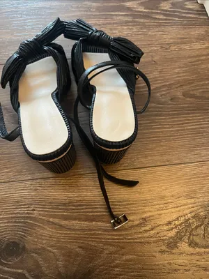 Elegant Black Bow Slingback Heels Size 7.5 thumbnail 4