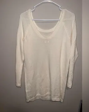 Volcom Offwhite Sweater Women’s‎ Size Medium (12) thumbnail 2