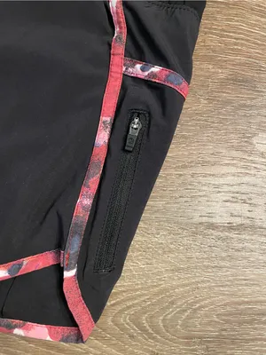 lululemon athletica Black Athletic Tracker Shorts Size 8 thumbnail 4