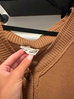 boutique cardigan thumbnail 2