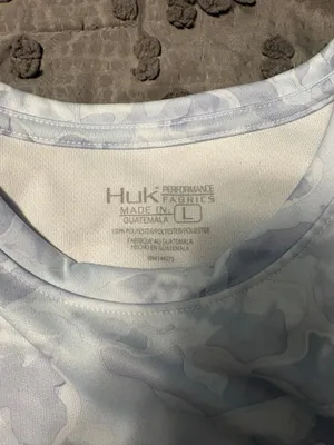 Women’s Huk Performance Fishing Shirt thumbnail 5