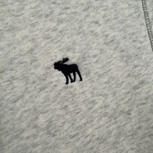 Abercrombie & Fitch Soft Fleece Gray Logo Pullover‎ Hoodie Sweater Medium thumbnail 3