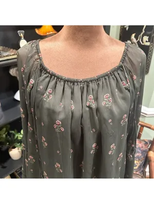 White House Black Market Floral Sheer Sleeve Blouse – Size M thumbnail 5