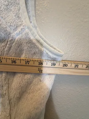 The North Face White Faux Fur Fleece Full Zip Sleeveless Vest thumbnail 6