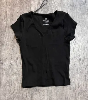 H&M Black Short Sleeve Crop Top thumbnail 1