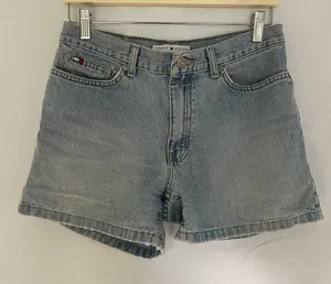 Tommy Hilfiger Denim High-Waisted‎ Womens Jean Shorts Size 8 15.5 Inseam 4 thumbnail 1