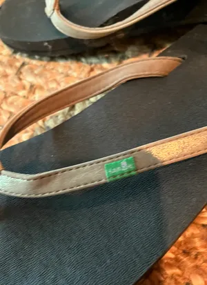 Shiny strapped flip flops Black Size 9 thumbnail 5