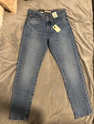 Levi's Women's Premium Wedgie Icon Fit Jeans thumbnail 1