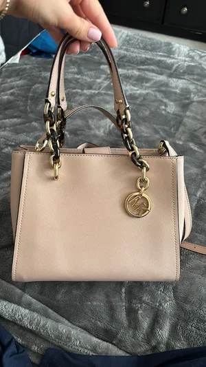 Michael Kors purse thumbnail 8