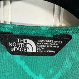 The North Face‎ On The Go Green Racerback Tank Halter Top Medium thumbnail 3
