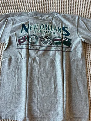 Gildan Classic gray short-sleeve tee featuring a small New Orleans Louisiana graphic on the chest. Comfortable cotton blend with a relaxed fit. Versatile gray color pairs well with casual outfits. Ideal for everyday wear and travel. thumbnail 2
