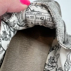 Hey Dude Women's Wendy Linen Slip-on Shoe Iron light gray travel comfort soft 11 thumbnail 8