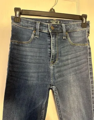 Abercrombie & Fitch High Rise Jean Legging thumbnail 2