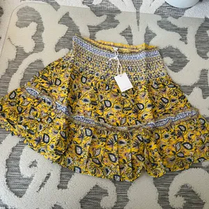 Jennifer and Grace Yellow Floral Tiered Printed Ruffle Sleeve Top & Skirt Set L thumbnail 4