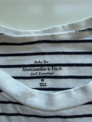 Abercrombie & Fitch Essentials Black and White Striped Baby Tee Size Medium thumbnail 5