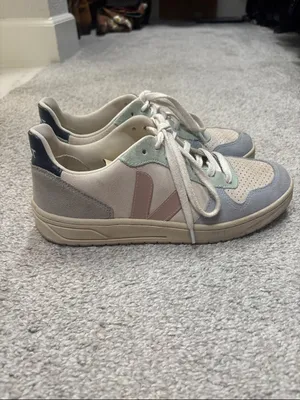 Veja Vert size 9 Low-Top Sneakers in Cream, Pastel Pink, Mint & Light Blue thumbnail 2