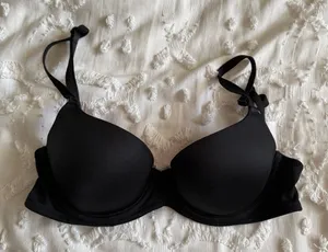 PINK Victorias Secret Bra thumbnail 1