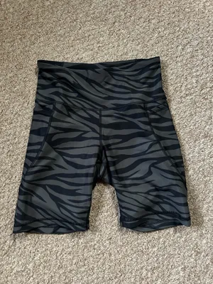 Old Navy Active Biker Shorts thumbnail 1