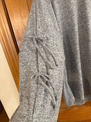 Maurices gray long open sleeve with bows tops size xlarge. thumbnail 5