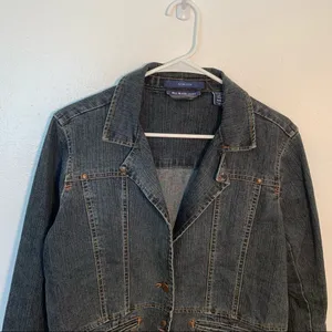 Bill Blass Jeans Women's Sz Medium Jean Jacket Dark Wash Snap Up Pockets Stretch thumbnail 3