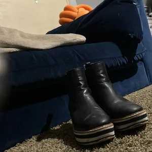 Steve‎ Madden Gasp Black Leather Platform High Tops Size 7 thumbnail 5