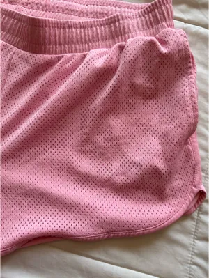 Old Navy Shorts Women’s Pink size L  thumbnail 4