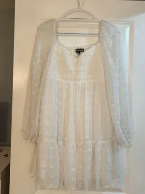 White Flowy Dress Size M thumbnail 2