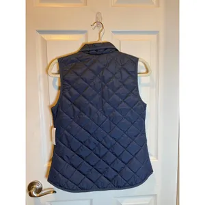 Old Navy Womens Navy Blue Quilted Puffer Vest Gold Zip Size XS NEW thumbnail 2
