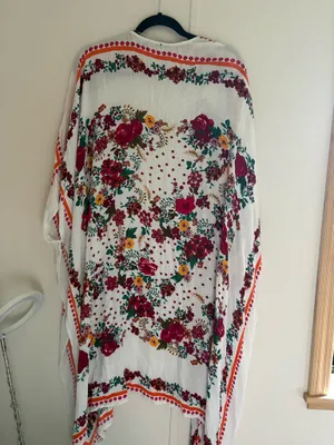 Rue 21 Floral Poncho thumbnail 4