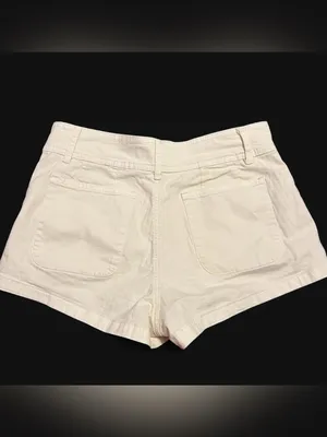Stradivarius Cream Cargo Mid-Rise Women's Shorts thumbnail 3