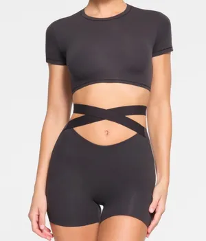 SKIMS WRAPPING SUPER CROPPED TSHIRT thumbnail 8