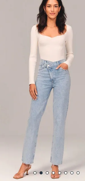 Abercrombie Ultra High Rise 90s Straight Jean Criss-Cross Waistband 34 thumbnail 1