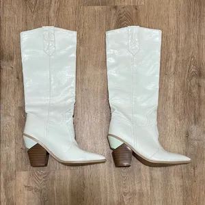 White Croc Embossed Pointed Toe Block Heel Knee High Western Boots, Size 40‎ thumbnail 3