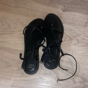 A new day tiffany matte black sandals strappy size 9.5 new thumbnail 4