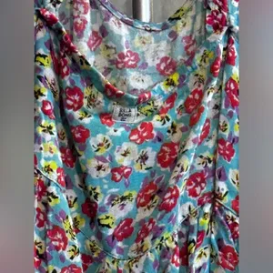 Billabong Ditzy Floral romper Size Large thumbnail 2