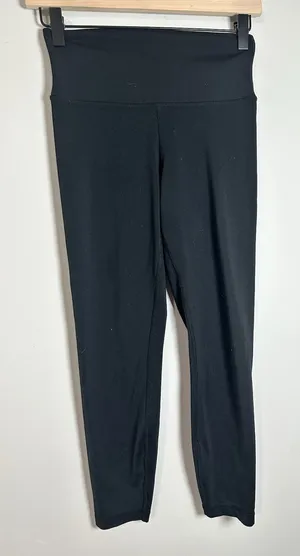 Quince Ultra Form High Rise Black Leggings EUC Size S 28" Inseam‎ thumbnail 1
